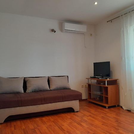 Sreca Apartment Near Beach With Bbq Bibinje Quarto foto