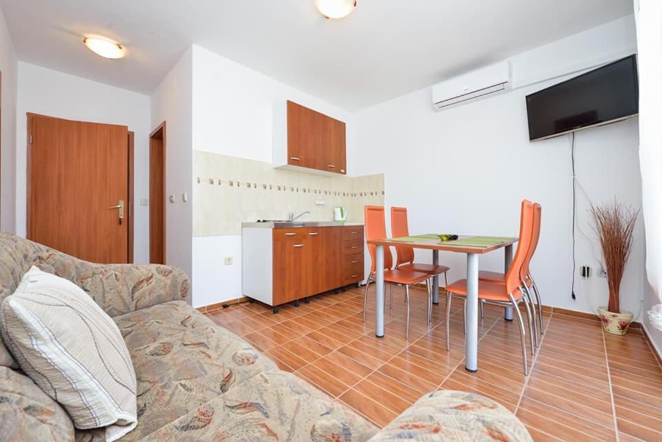 Sreca Apartment Near Beach With Bbq Bibinje Exterior foto