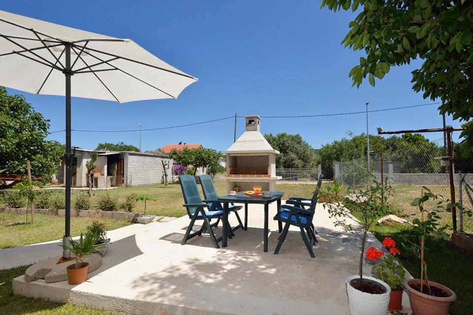 Sreca Apartment Near Beach With Bbq Bibinje Exterior foto