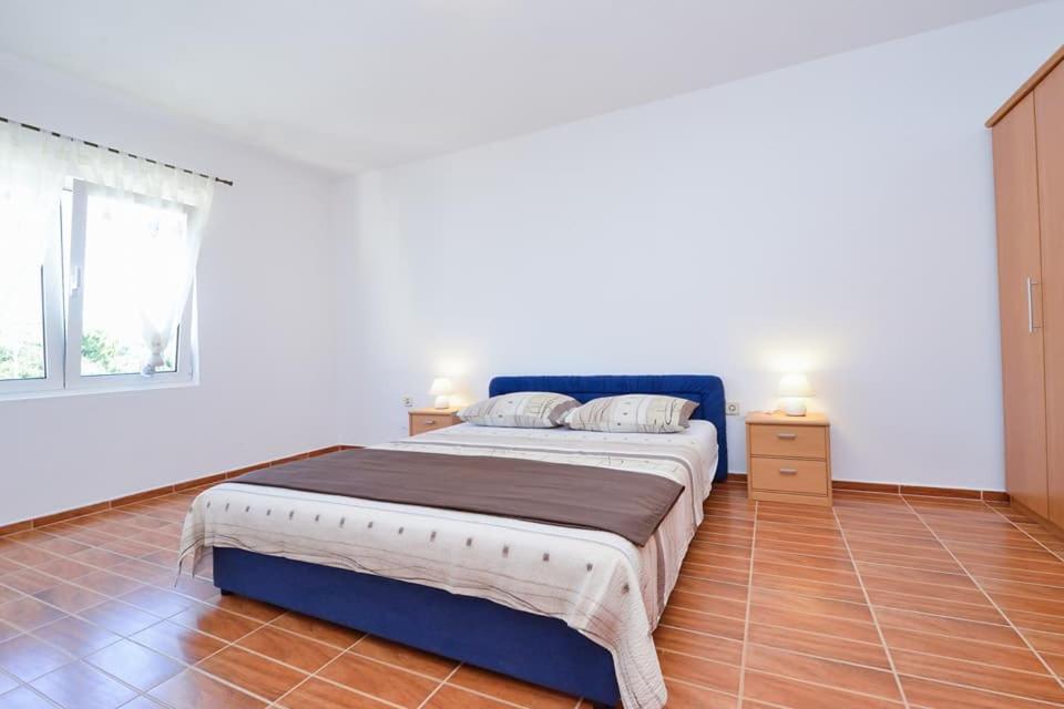Sreca Apartment Near Beach With Bbq Bibinje Exterior foto