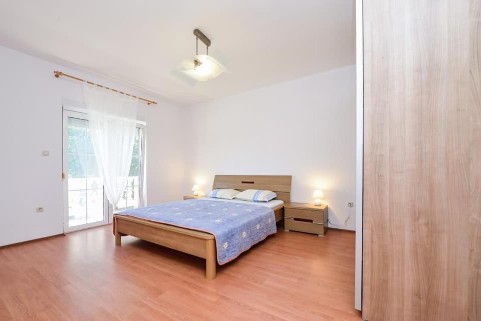 Sreca Apartment Near Beach With Bbq Bibinje Exterior foto