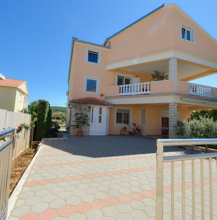 Sreca Apartment Near Beach With Bbq Bibinje Exterior foto