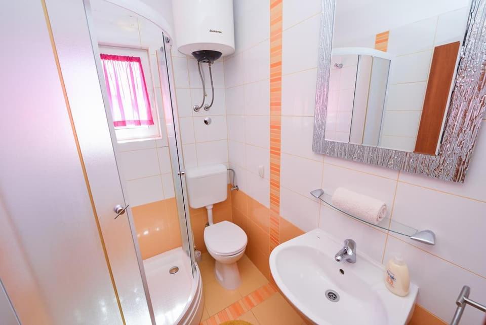 Sreca Apartment Near Beach With Bbq Bibinje Exterior foto