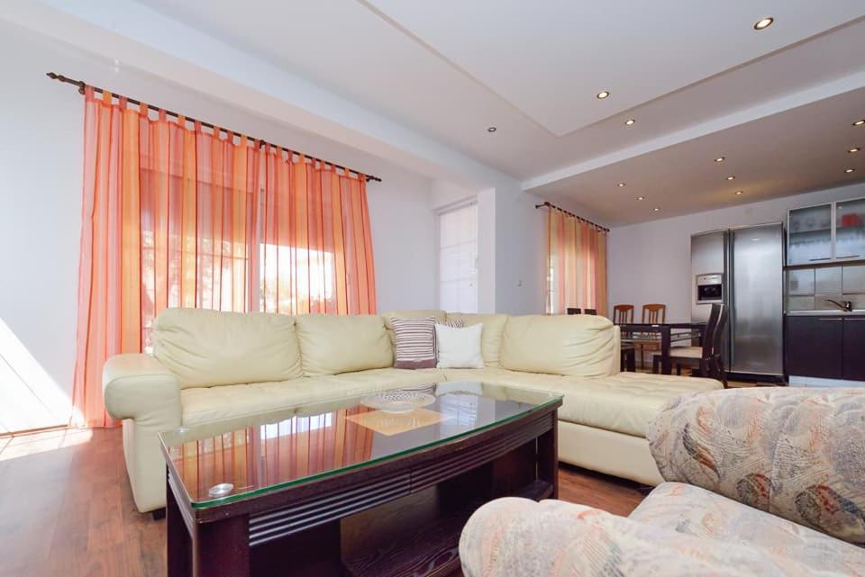 Sreca Apartment Near Beach With Bbq Bibinje Exterior foto