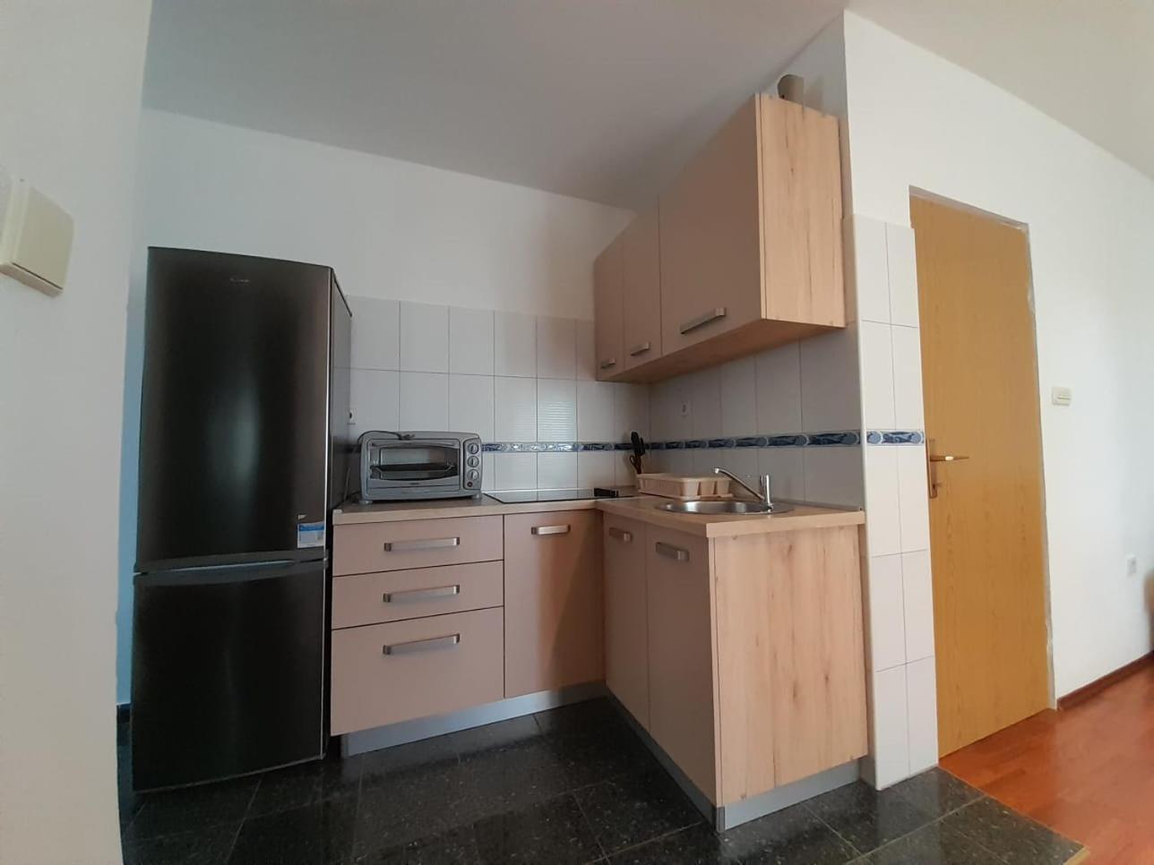 Sreca Apartment Near Beach With Bbq Bibinje Exterior foto